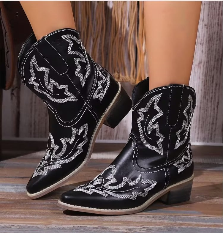 Comelyy Low Chunky Heel Pointed Toe Western Short Women's Boots