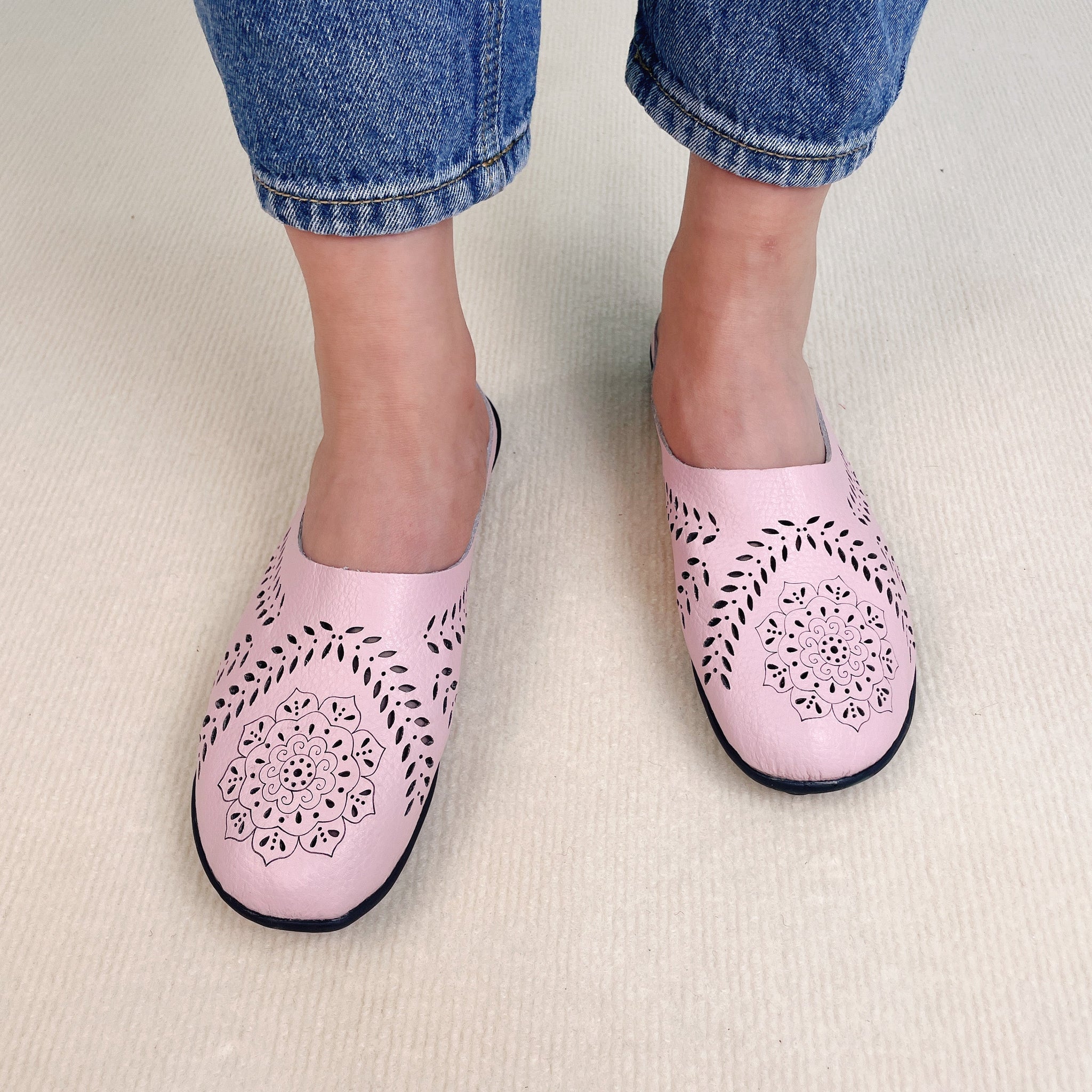 AirEase™ Casual Hollow Slippers