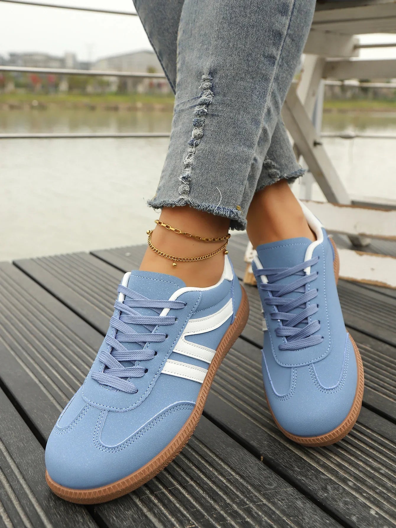 BreezeNova™ Casual Sneakers