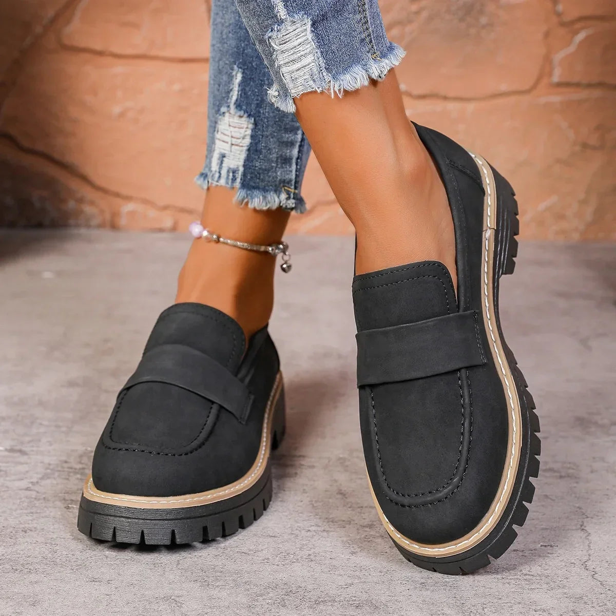 UrbanEase™ Women’s Chunky Platform Slip-On Loafers