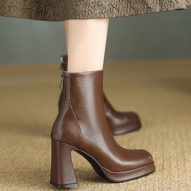 Retro Elegance™ – Chunky High Heel Boots