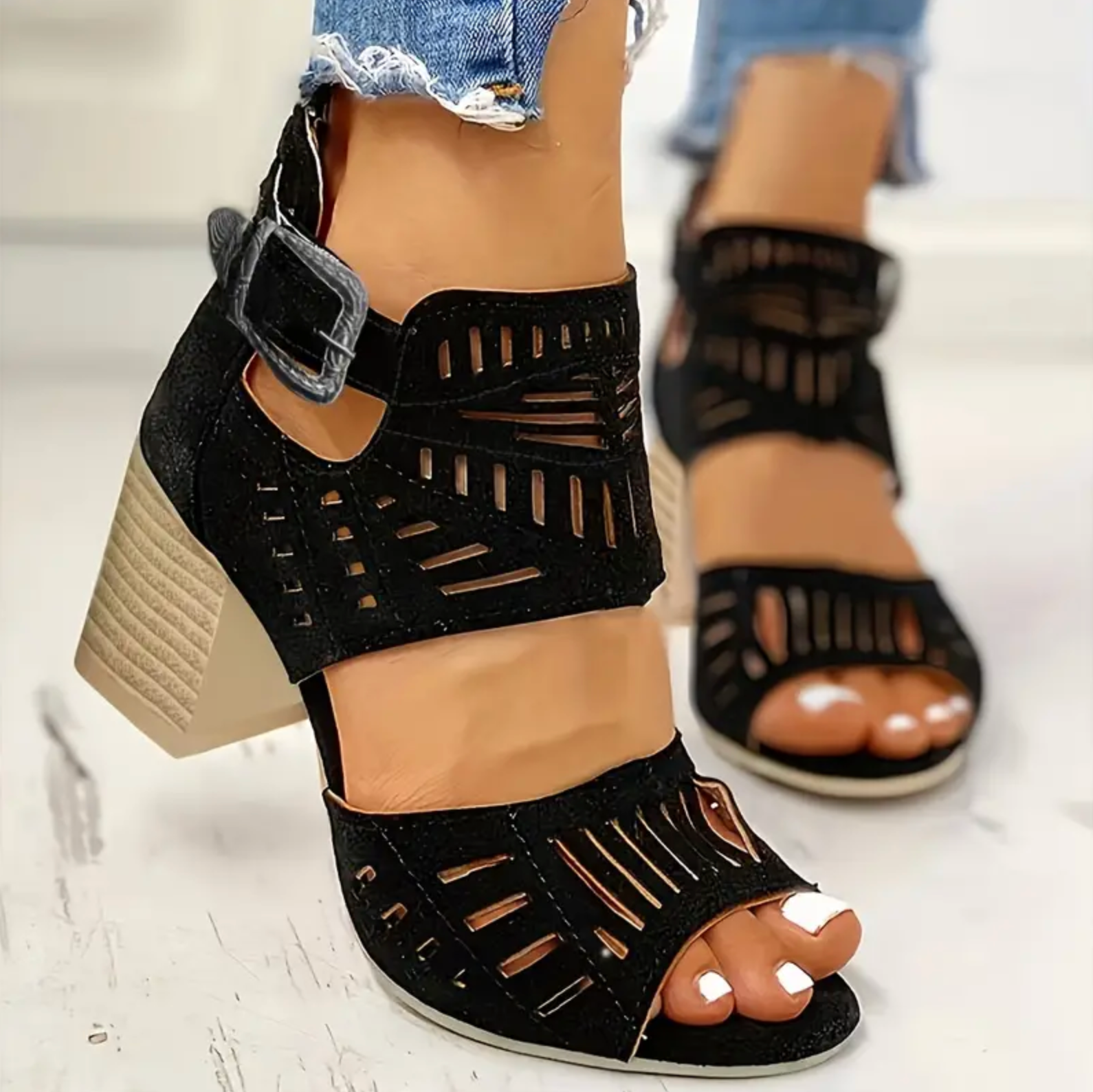 Comelyy Hollow Carved Block Heel Womens Sandals