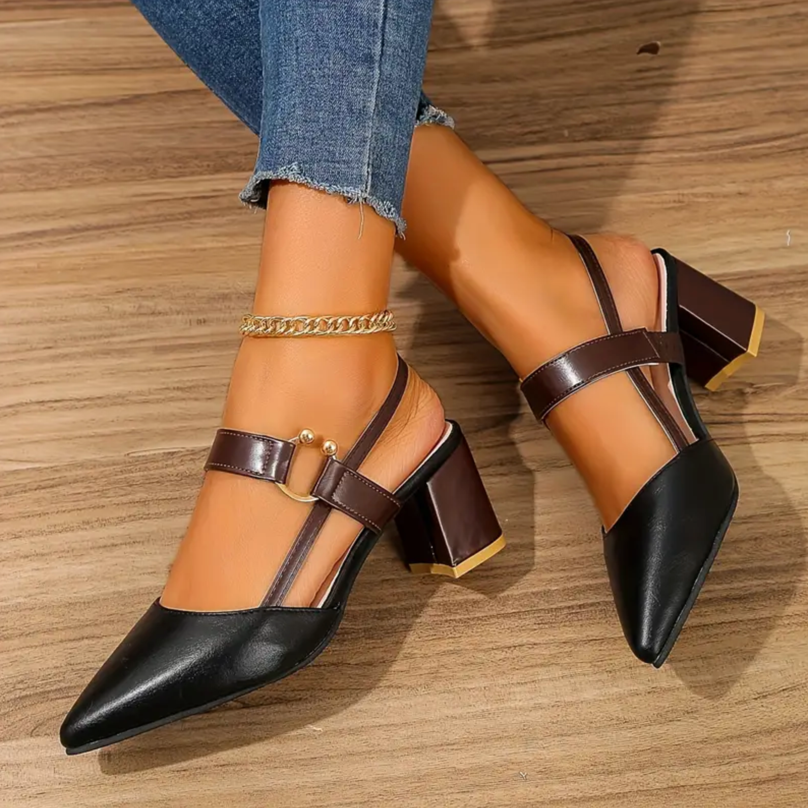 Comelyy pointed toe buckle strap Roman shallow mouth thick heel high heels Sandals