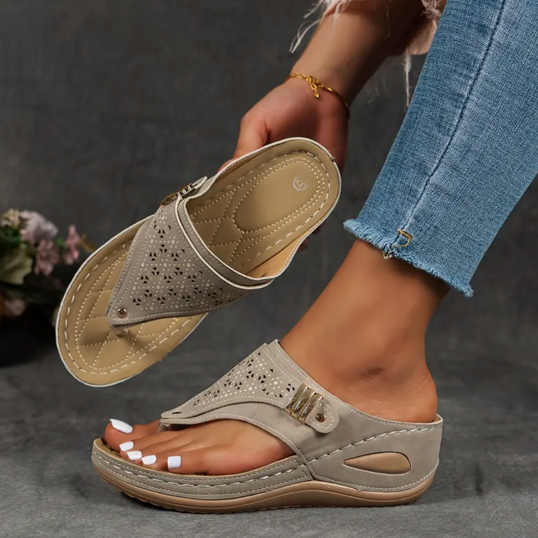 Comelyy Womens Comfy Hollow Arch Support All Match Soft Sole Wedge Outdoor Flip Flops