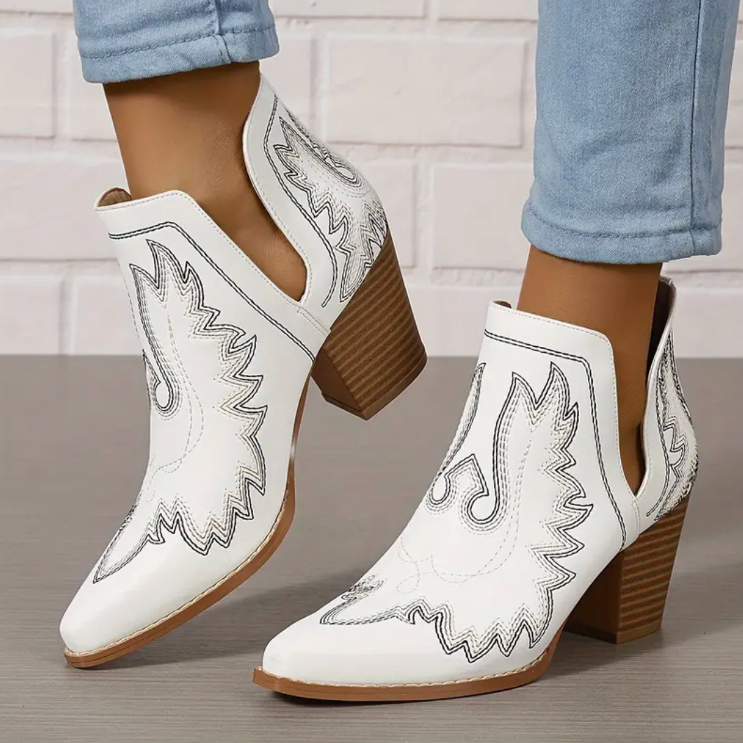 Comelyy Retro Embroidered Pointed Toe And V Cut Ankle Women Boots
