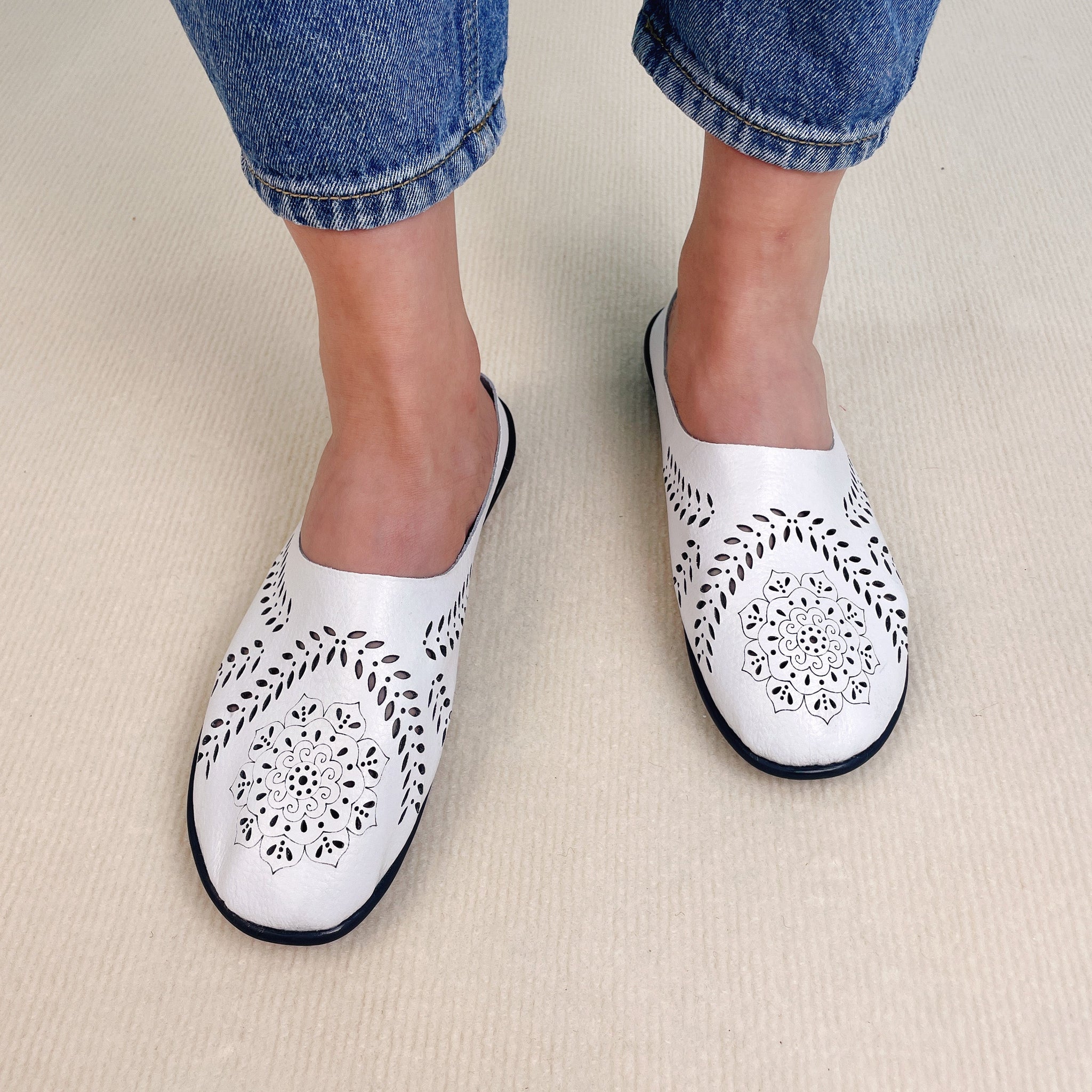 AirEase™ Casual Hollow Slippers