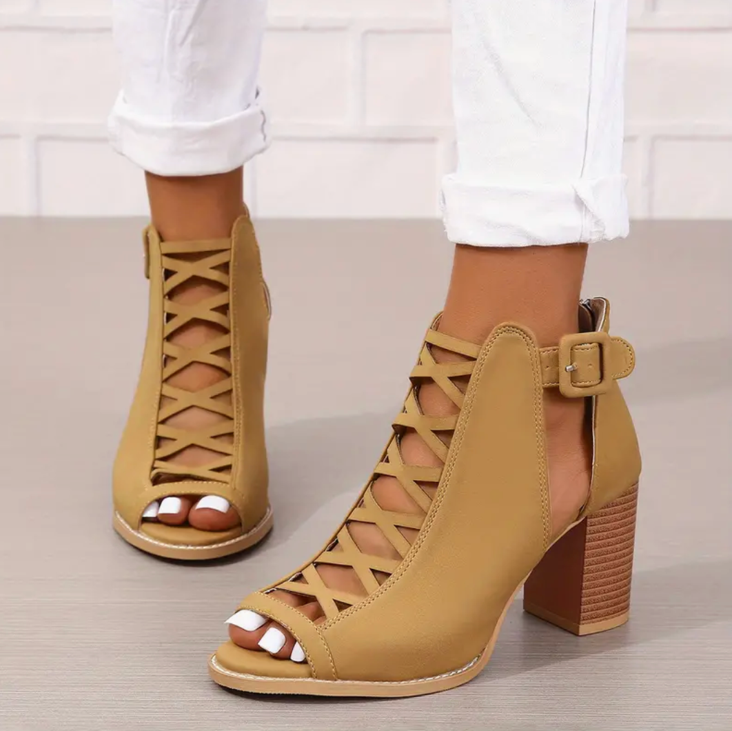Comelyy Heeled Peep Toe Cut Out Buckle Strap Women Sandals